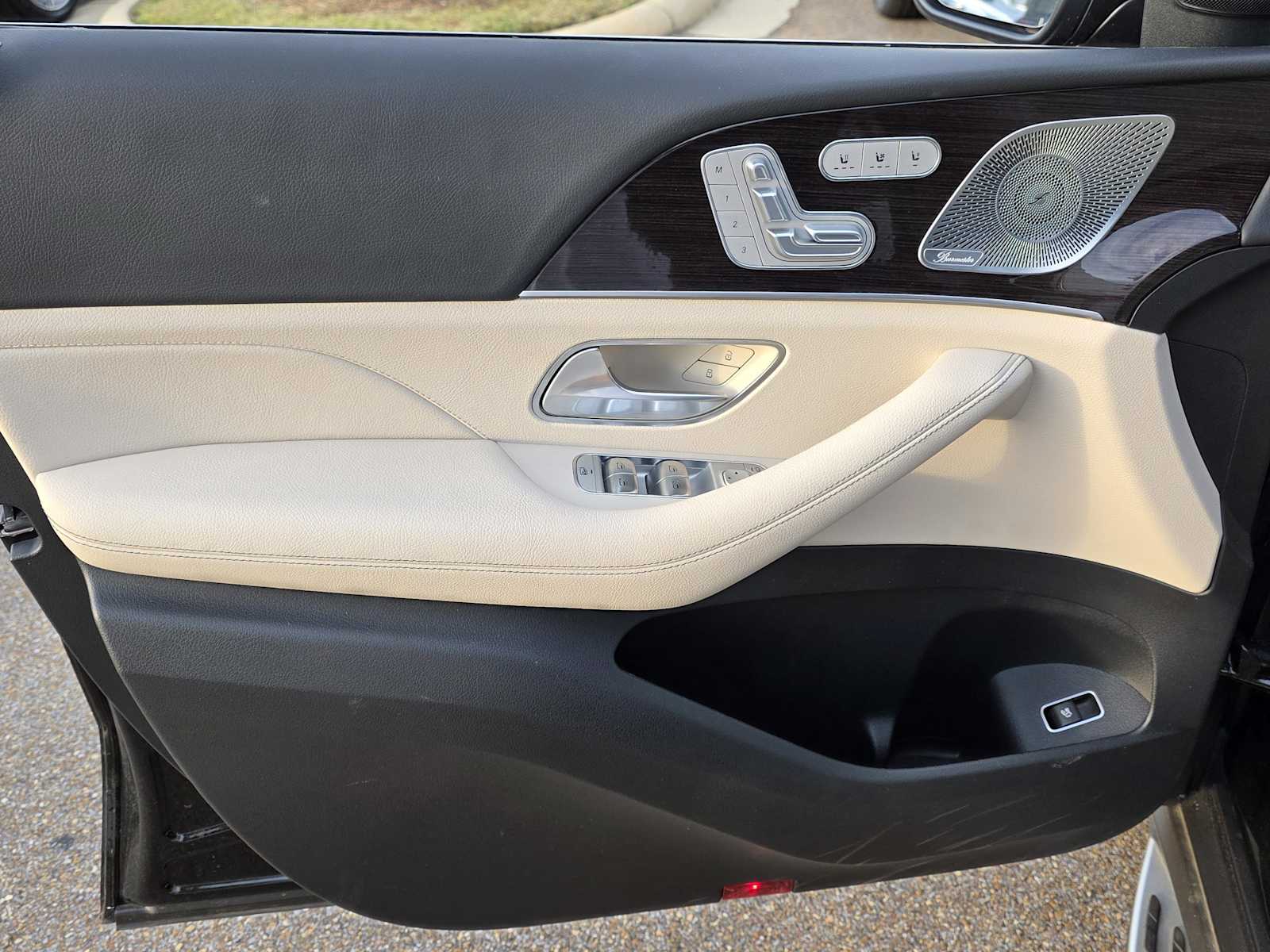 Thumbnail: 2025 Mercedes-Benz GLE - 8