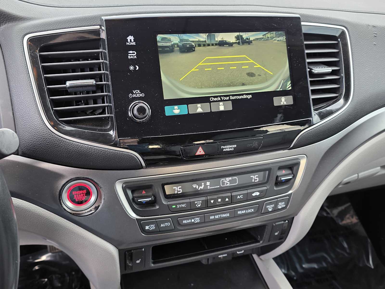 Thumbnail: 2019 Honda Pilot - 10