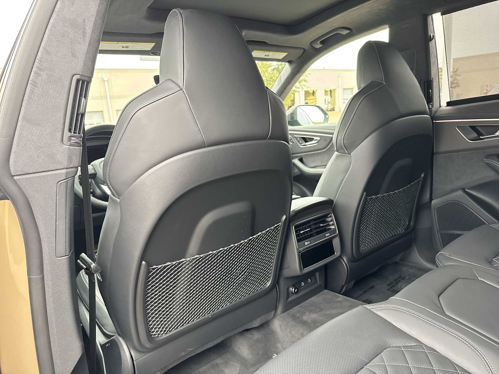 Thumbnail: 2024 Audi SQ8 - 16