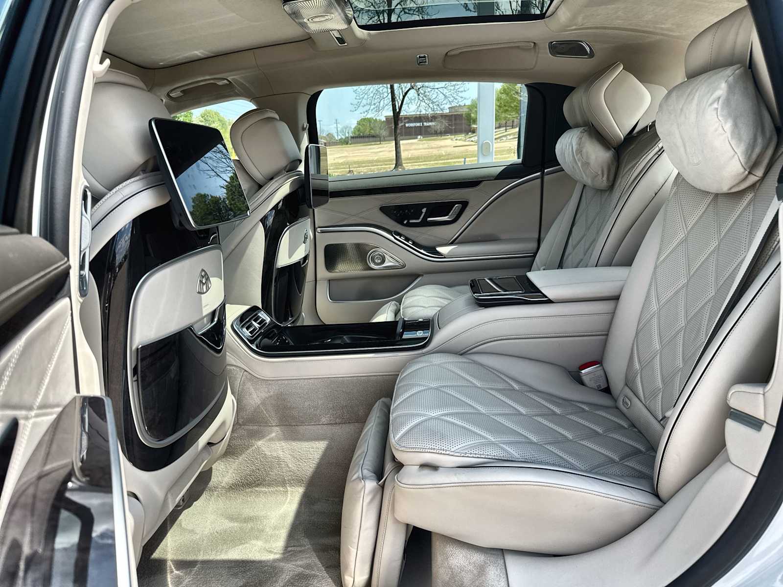 Thumbnail: 2024 Mercedes-Benz S-Class - 4