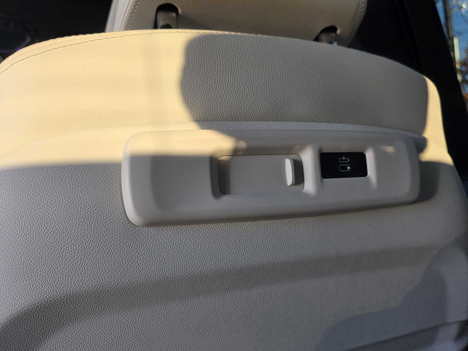 Thumbnail: 2022 BMW X5 - 16