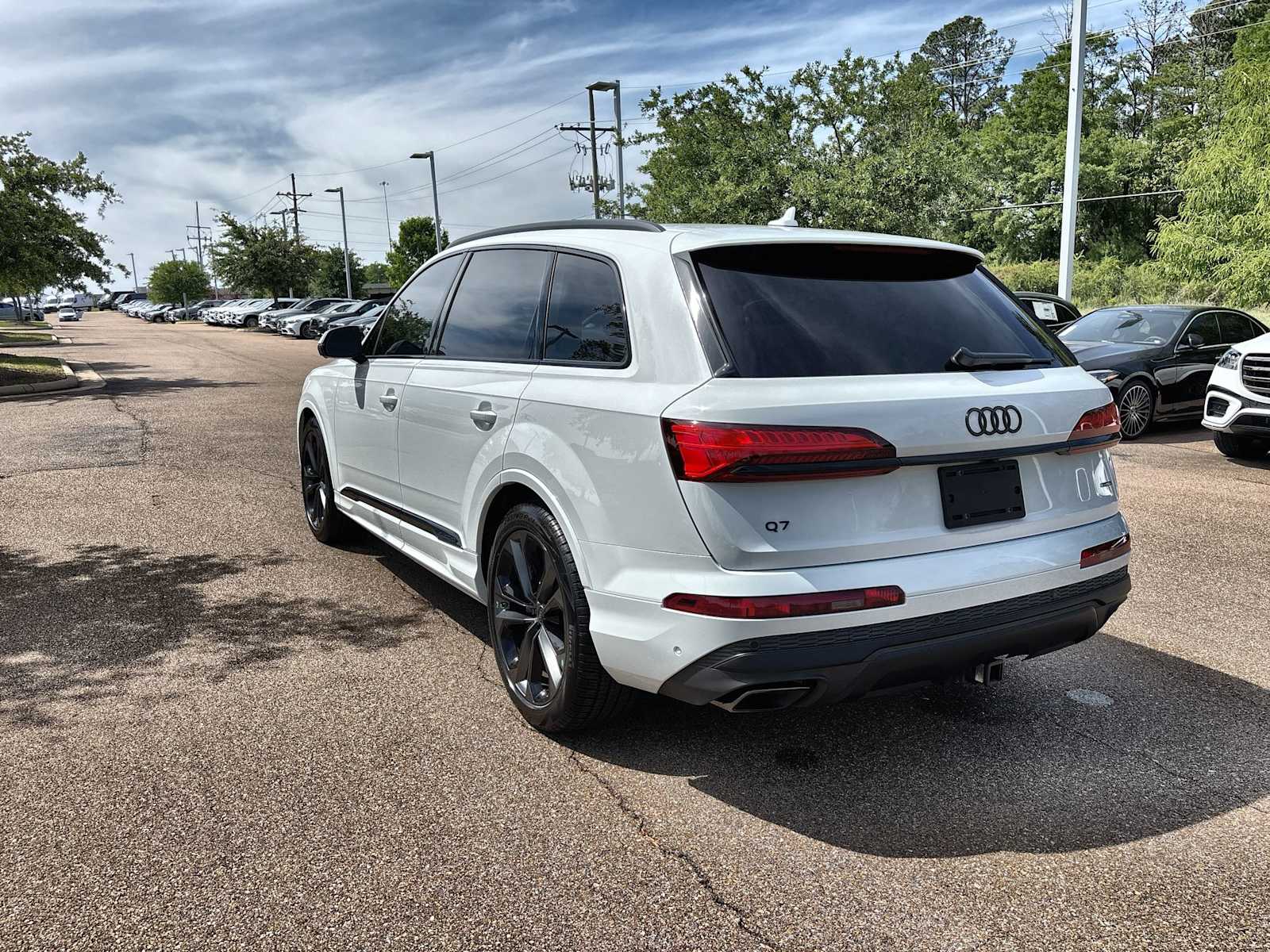 Thumbnail: 2025 Audi Q7 - 6