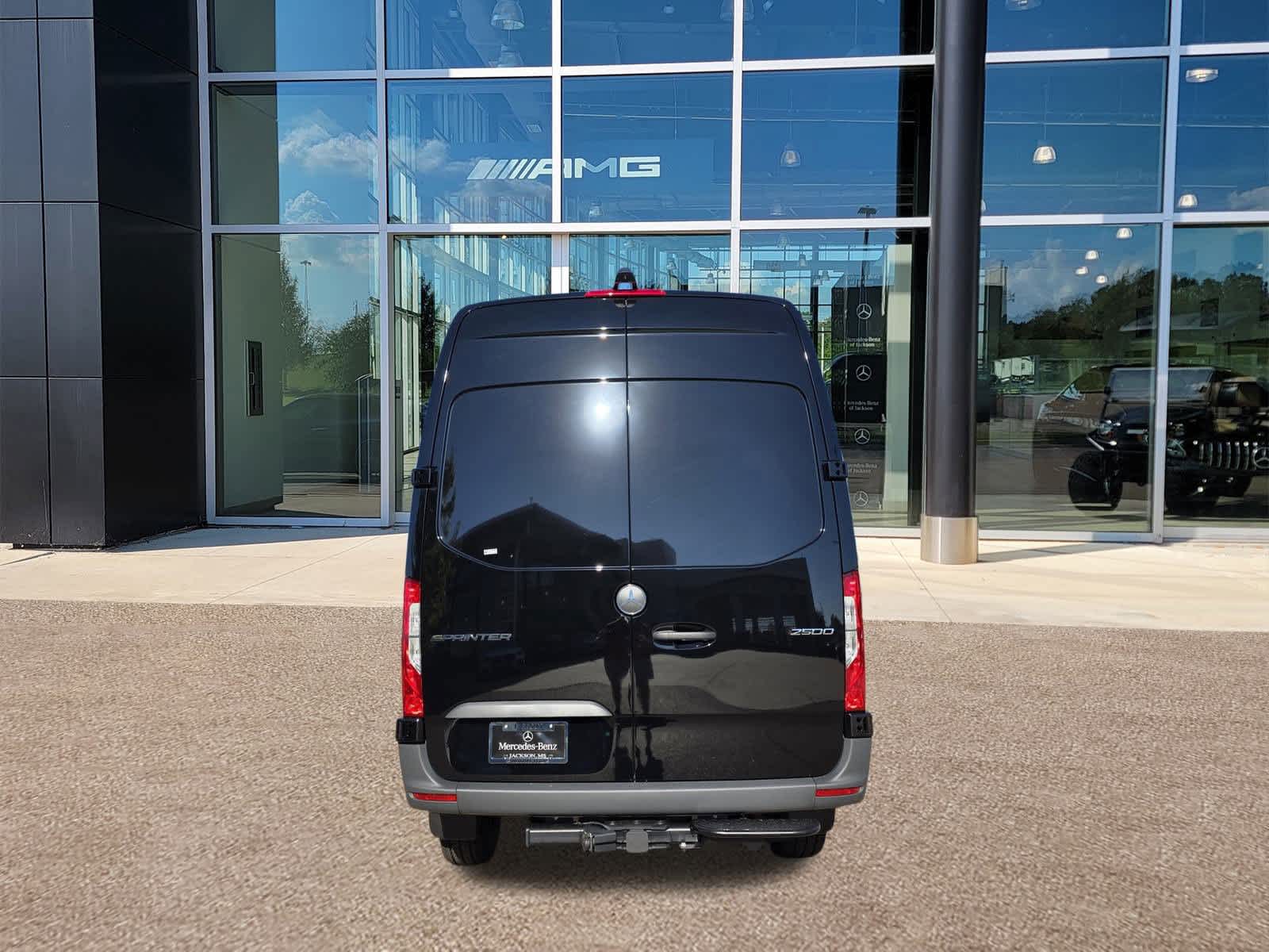 Thumbnail: 2026 Mercedes-Benz Sprinter - 7