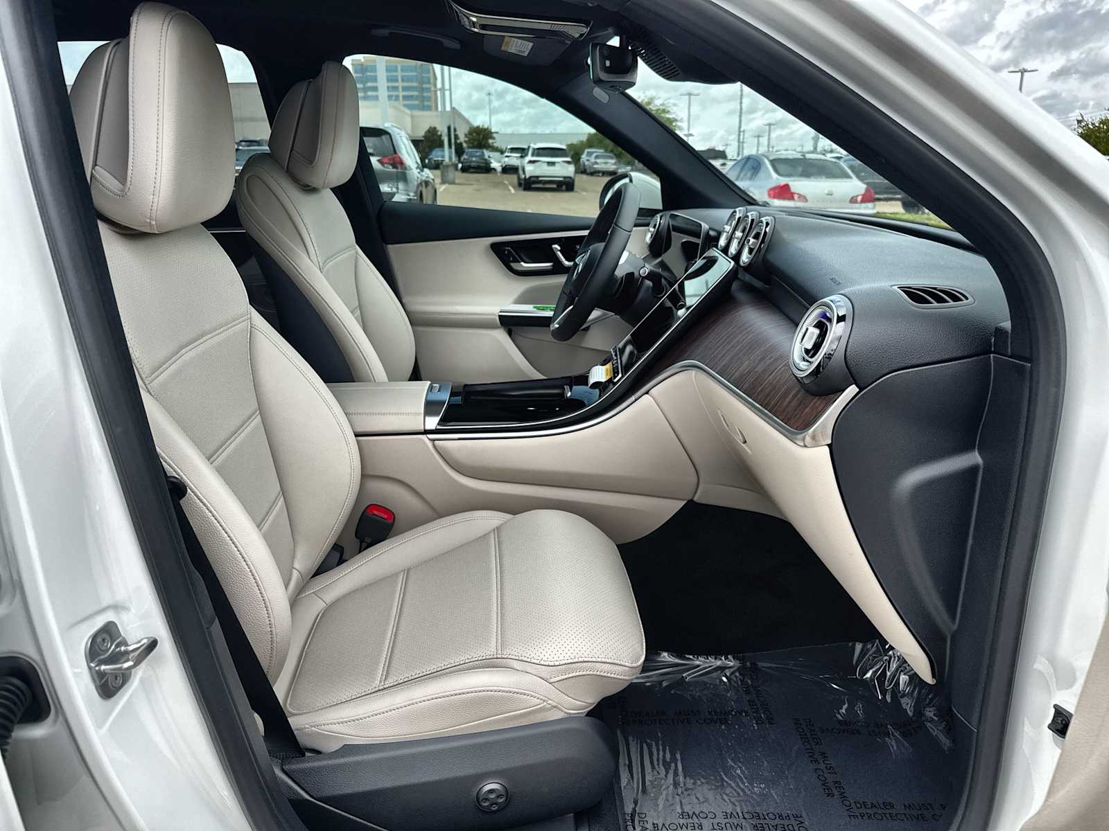 Thumbnail: 2026 Mercedes-Benz GLC - 9