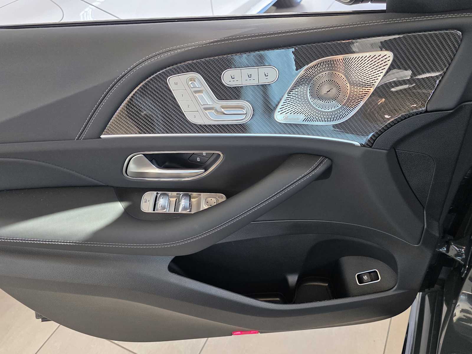 Thumbnail: 2026 Mercedes-Benz GLE - 12