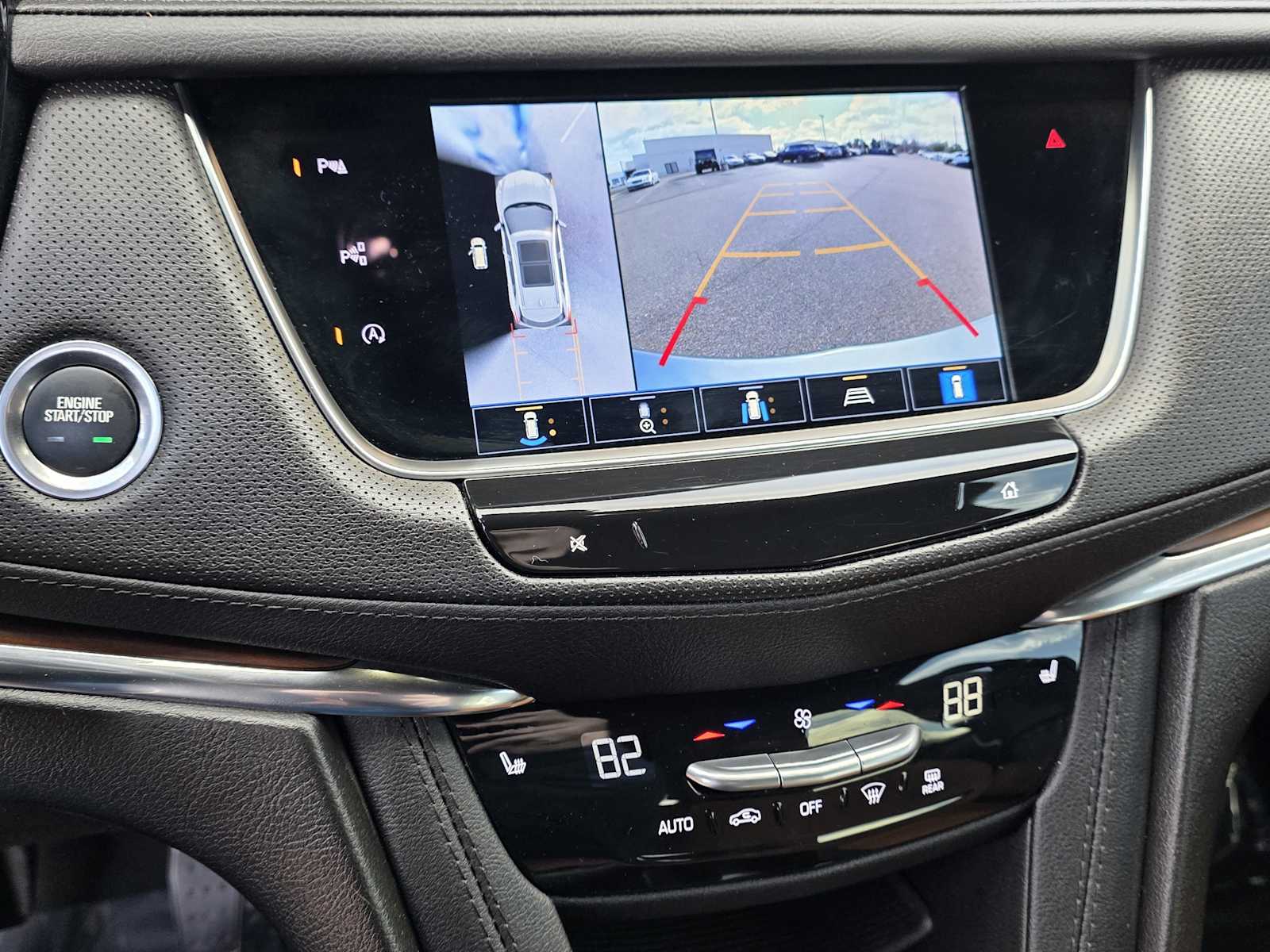 Thumbnail: 2023 Cadillac XT5 - 9