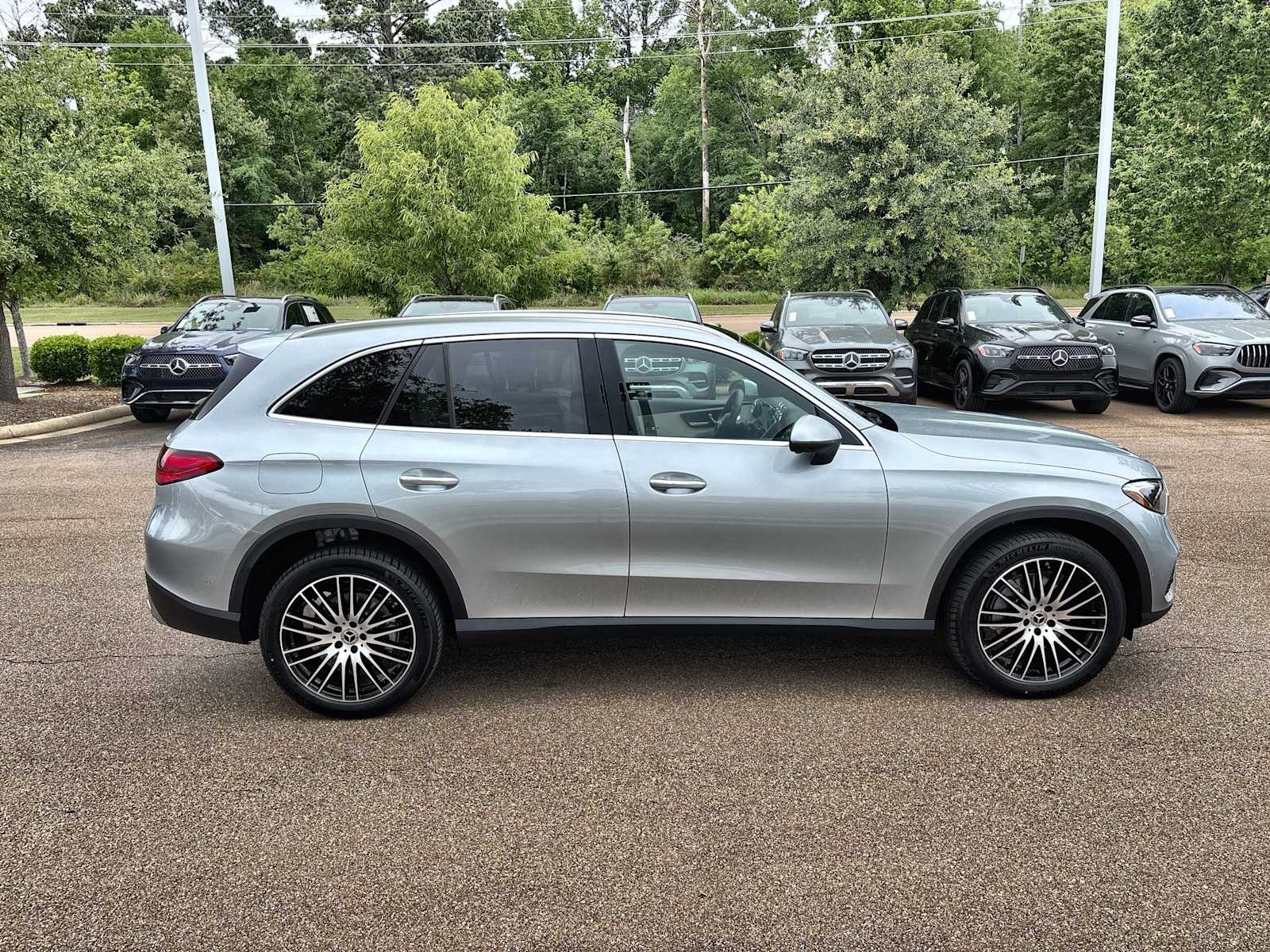 Thumbnail: 2026 Mercedes-Benz GLC - 10