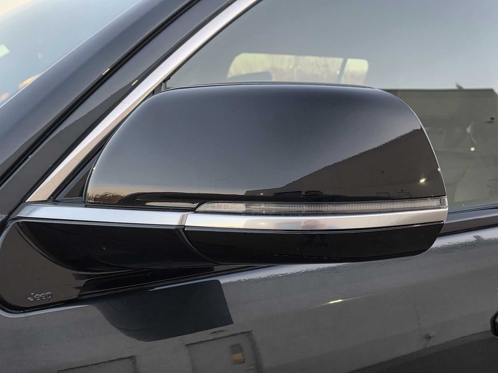 Thumbnail: 2024 Jeep Wagoneer - 35