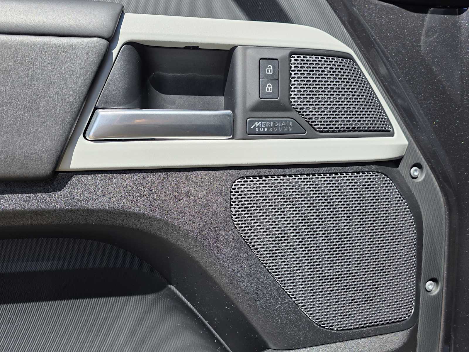 Thumbnail: 2024 Land Rover Defender - 18