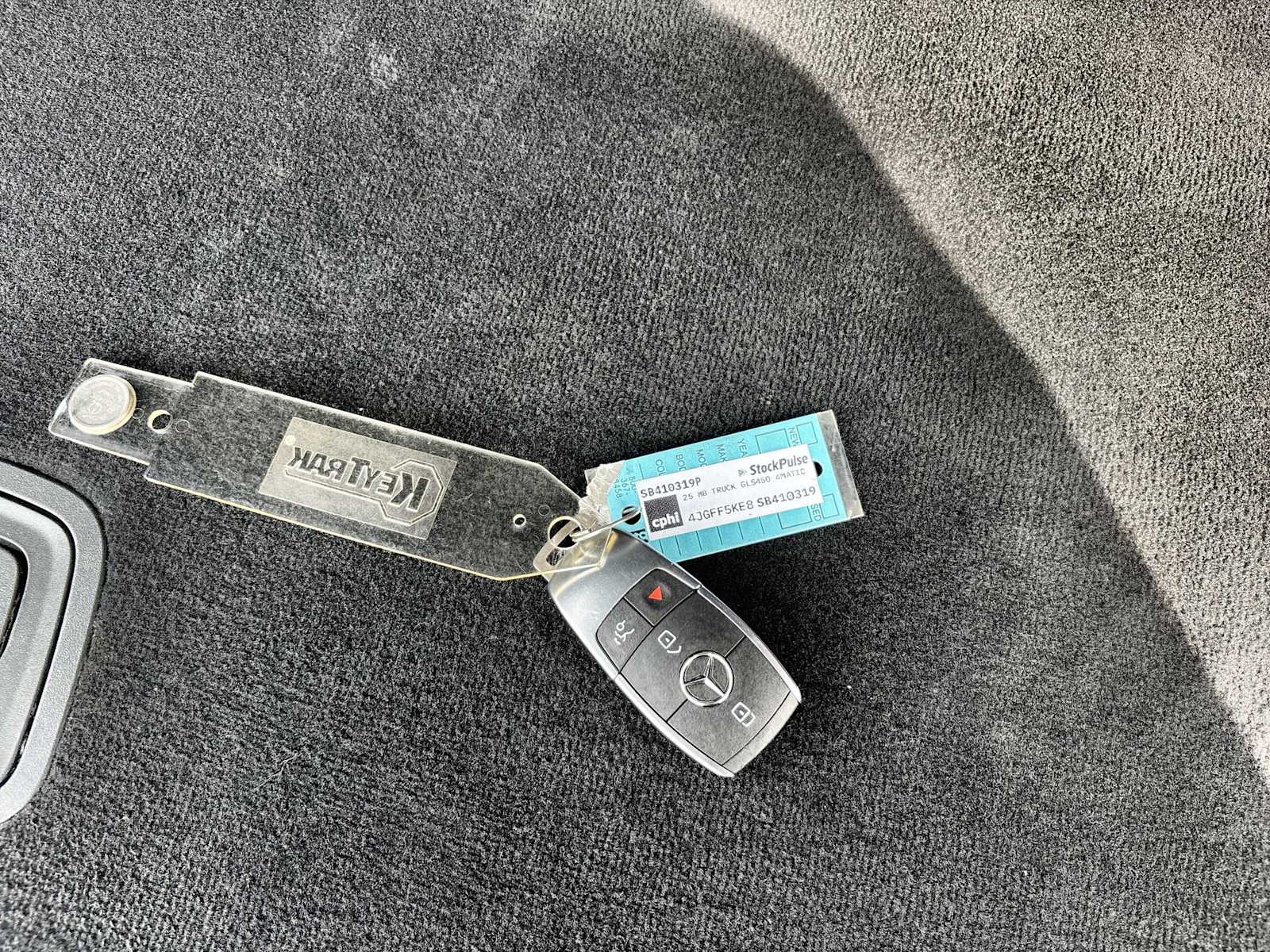 Thumbnail: 2025 Mercedes-Benz GLS - 26