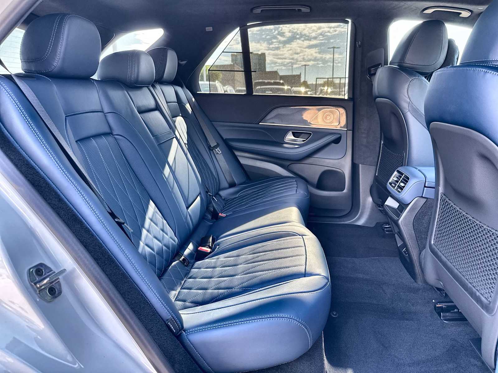 Thumbnail: 2026 Mercedes-Benz GL-Class - 19