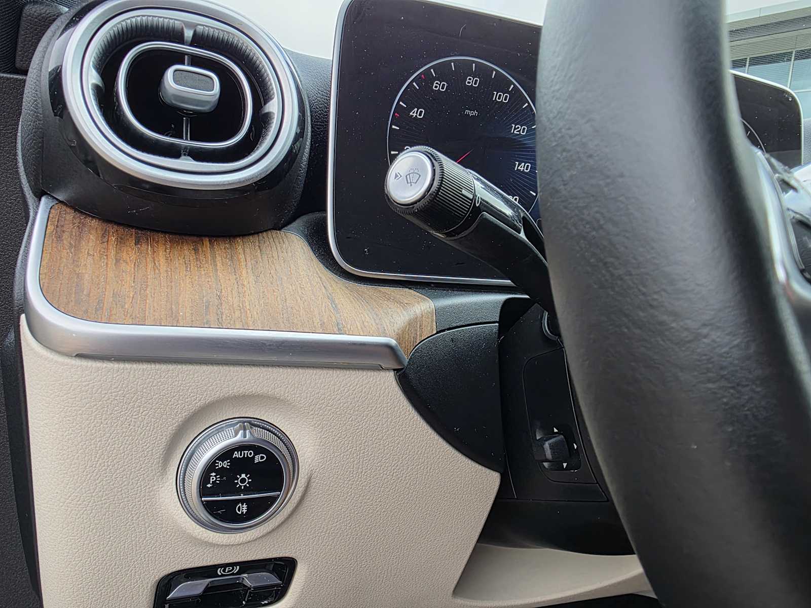 Thumbnail: 2023 Mercedes-Benz C-Class - 20