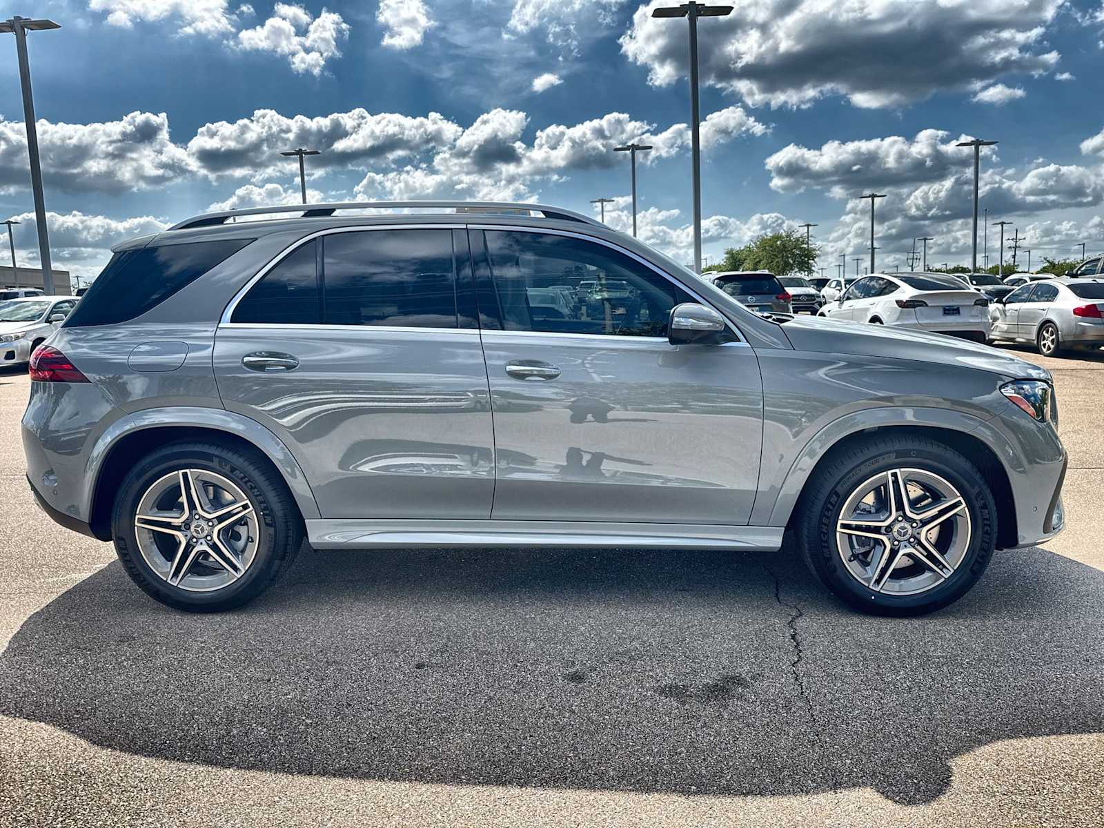 Thumbnail: 2026 Mercedes-Benz GLE - 10