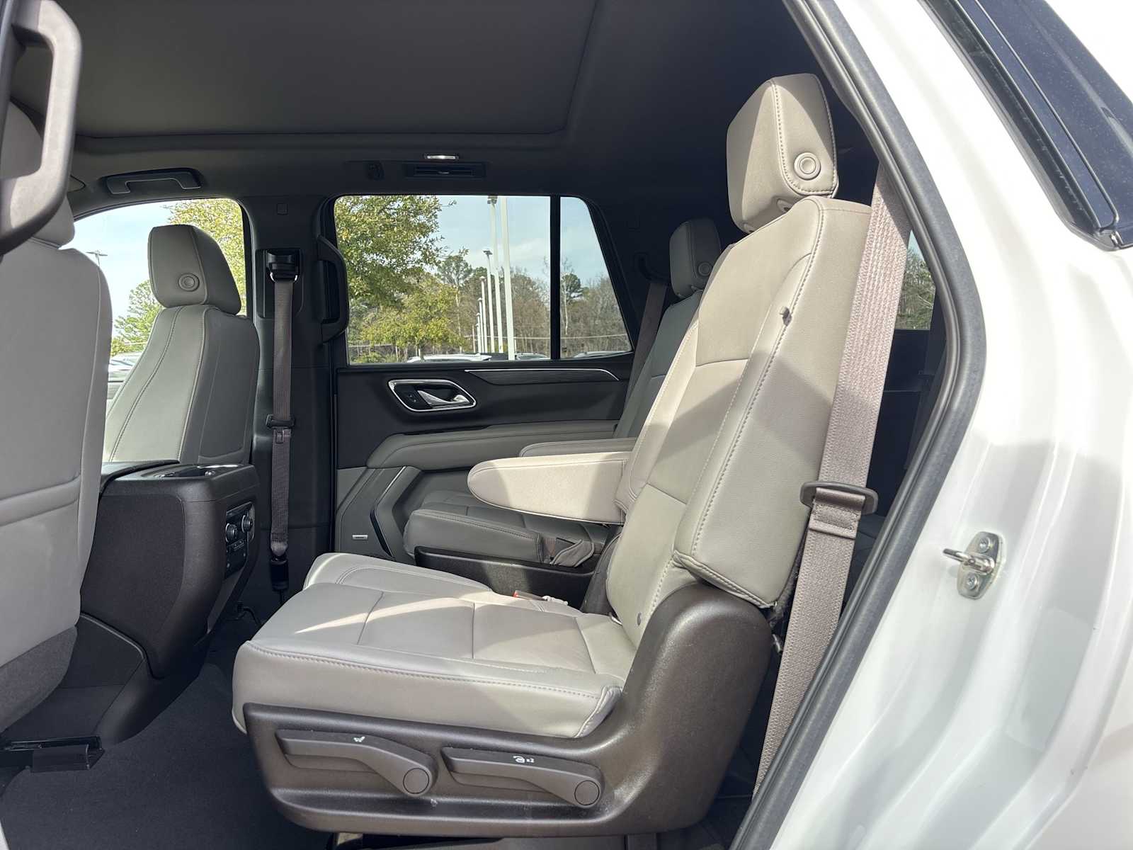 Thumbnail: 2022 Chevrolet Tahoe - 18