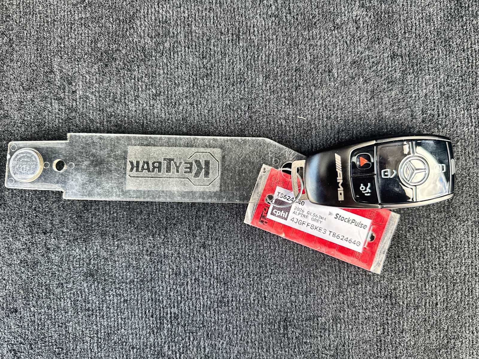 Thumbnail: 2026 Mercedes-Benz GL-Class - 26