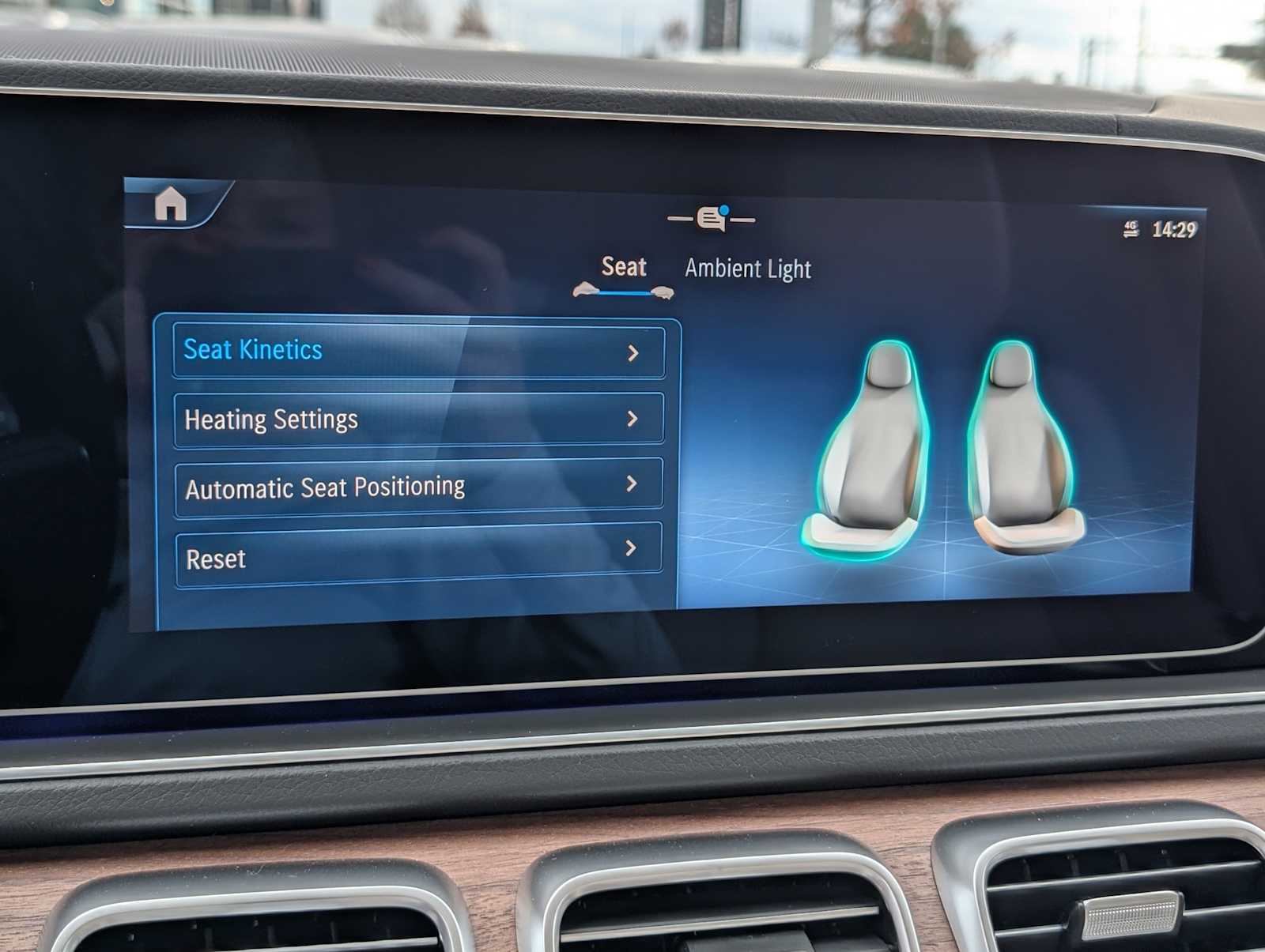 Thumbnail: 2026 Mercedes-Benz GLE - 12