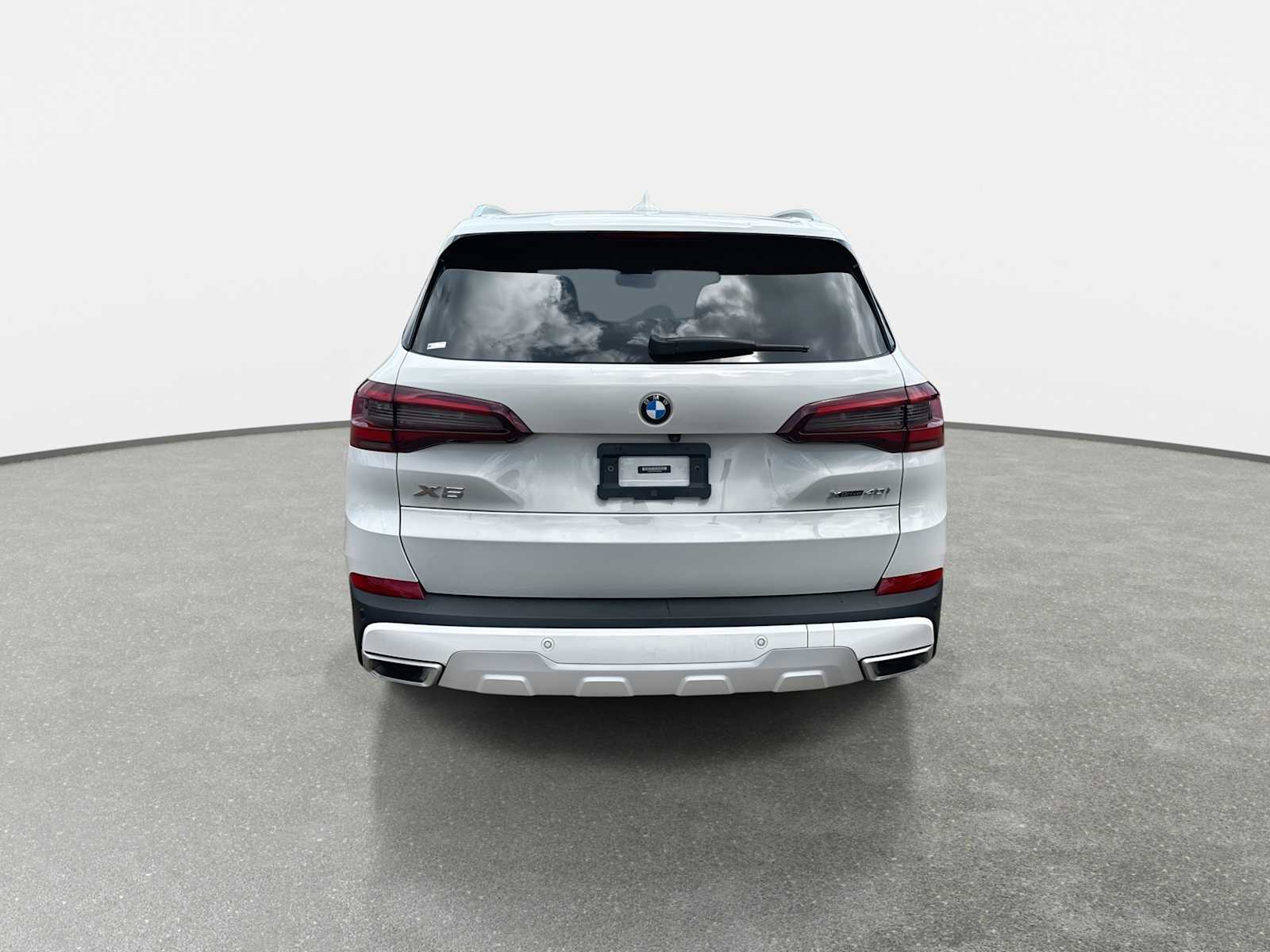 Thumbnail: 2023 BMW X5 - 6