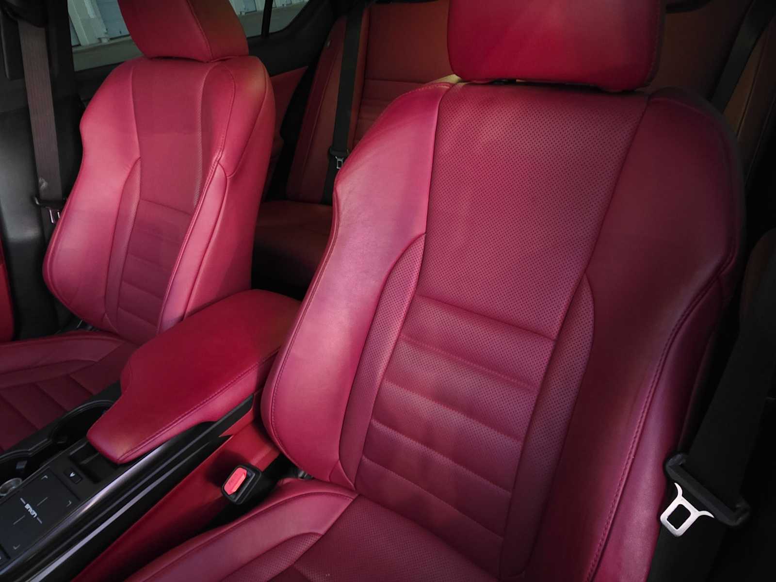 Thumbnail: 2021 Lexus IS - 22