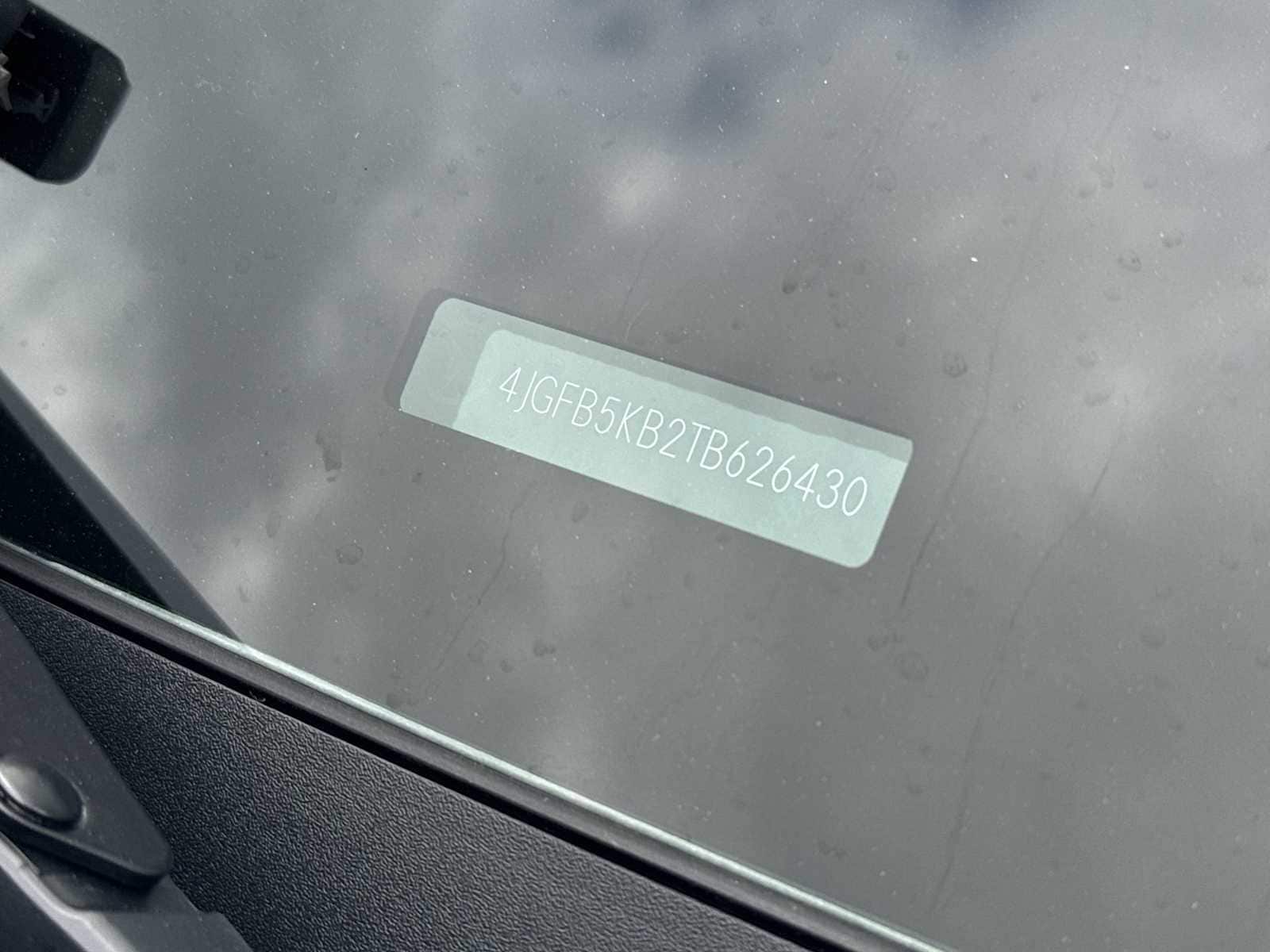 Thumbnail: 2026 Mercedes-Benz GLE - 28