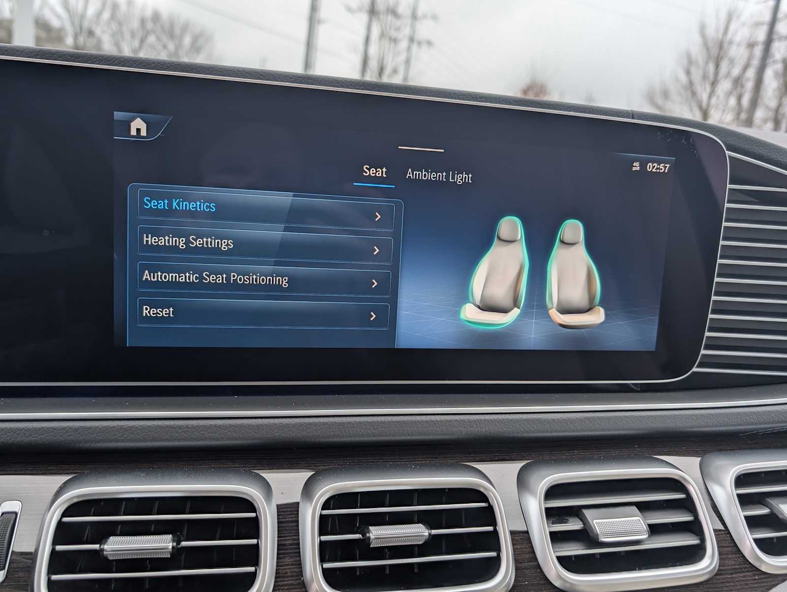 Thumbnail: 2026 Mercedes-Benz GLE - 12