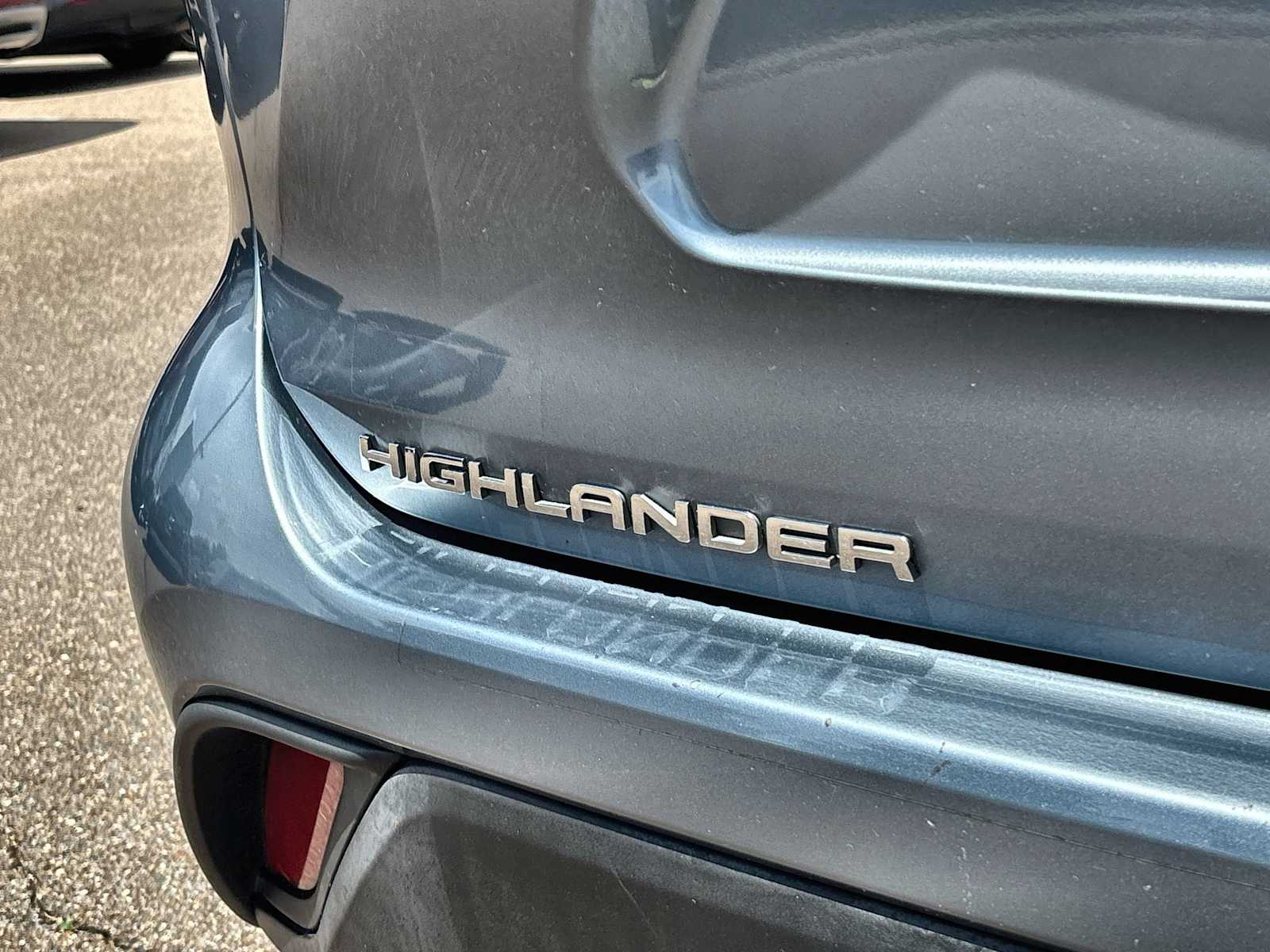 Thumbnail: 2022 Toyota Highlander - 15