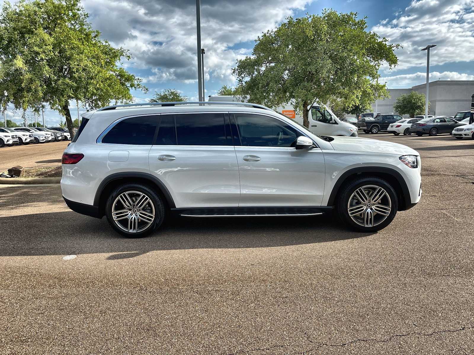 Thumbnail: 2026 Mercedes-Benz GLS - 10