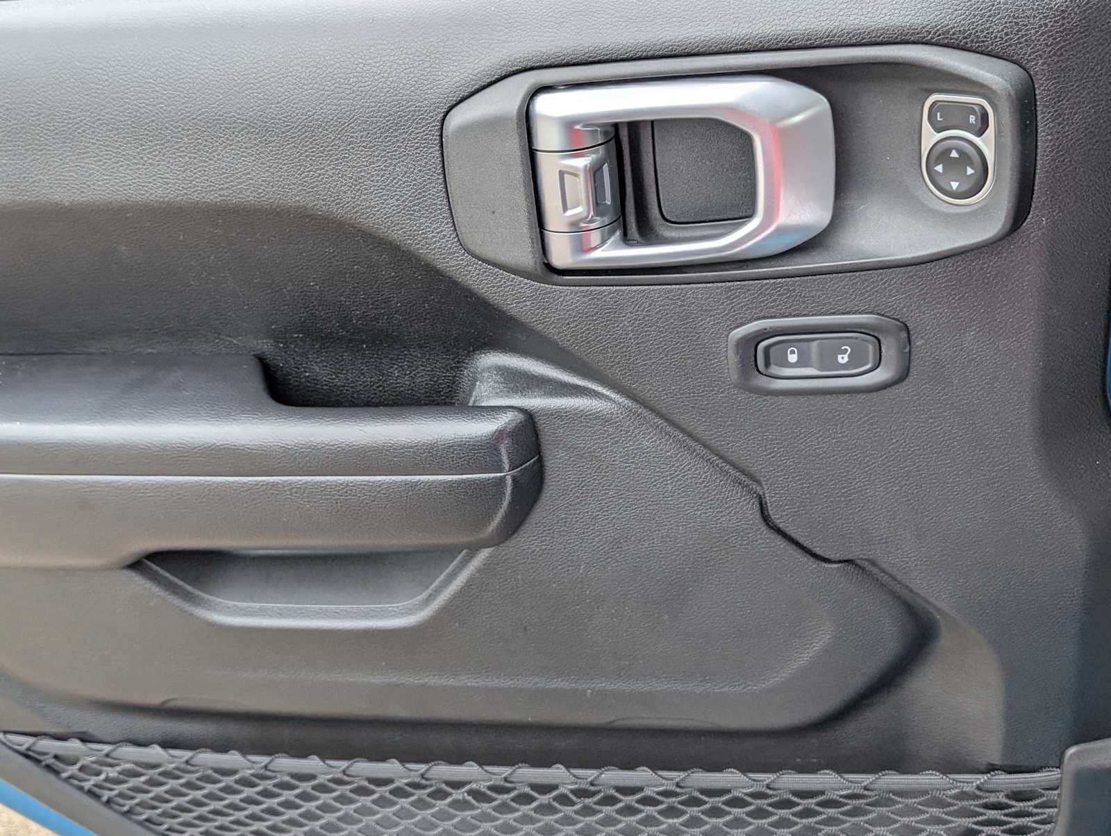 Thumbnail: 2020 Jeep Wrangler - 25