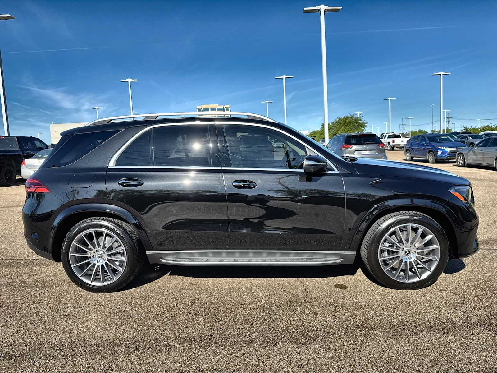 Thumbnail: 2026 Mercedes-Benz GLE - 10