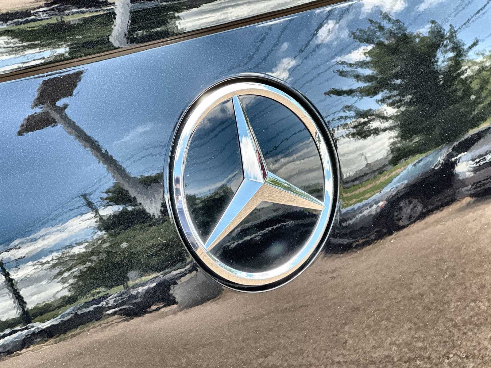 Thumbnail: 2026 Mercedes-Benz GL-Class - 16