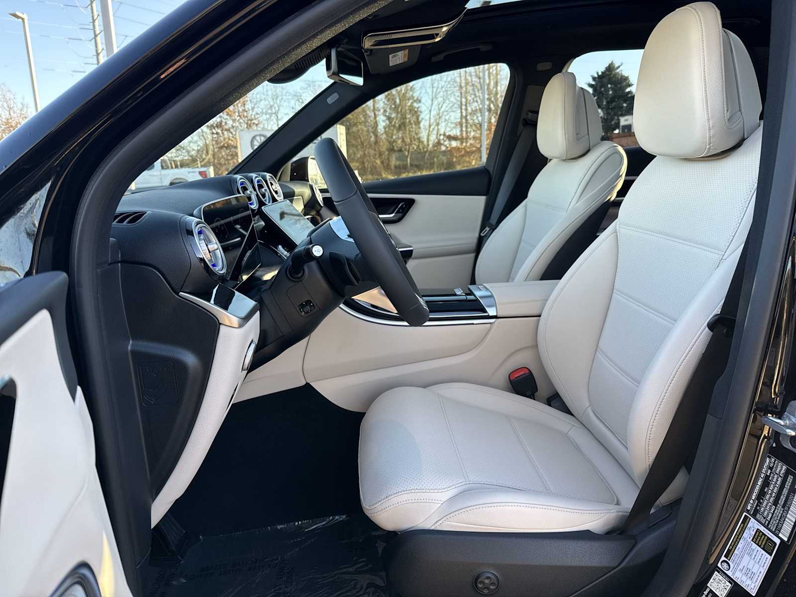 Thumbnail: 2026 Mercedes-Benz GLC - 15