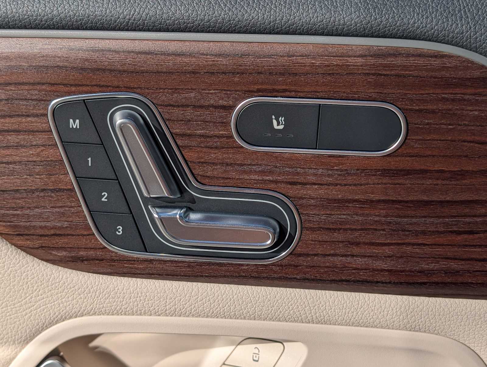 Thumbnail: 2026 Mercedes-Benz GLA - 21