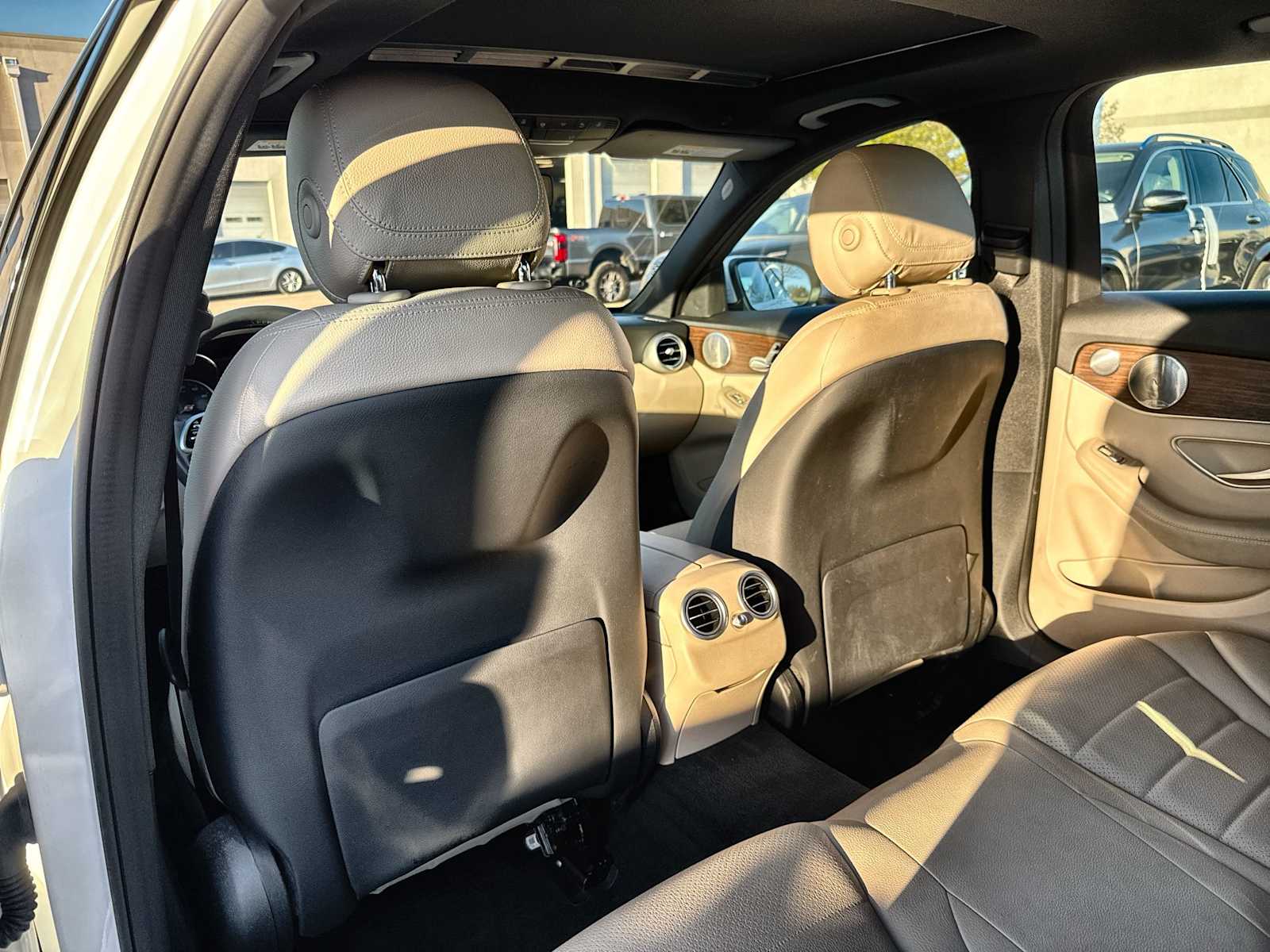 Thumbnail: 2020 Mercedes-Benz C-Class - 18