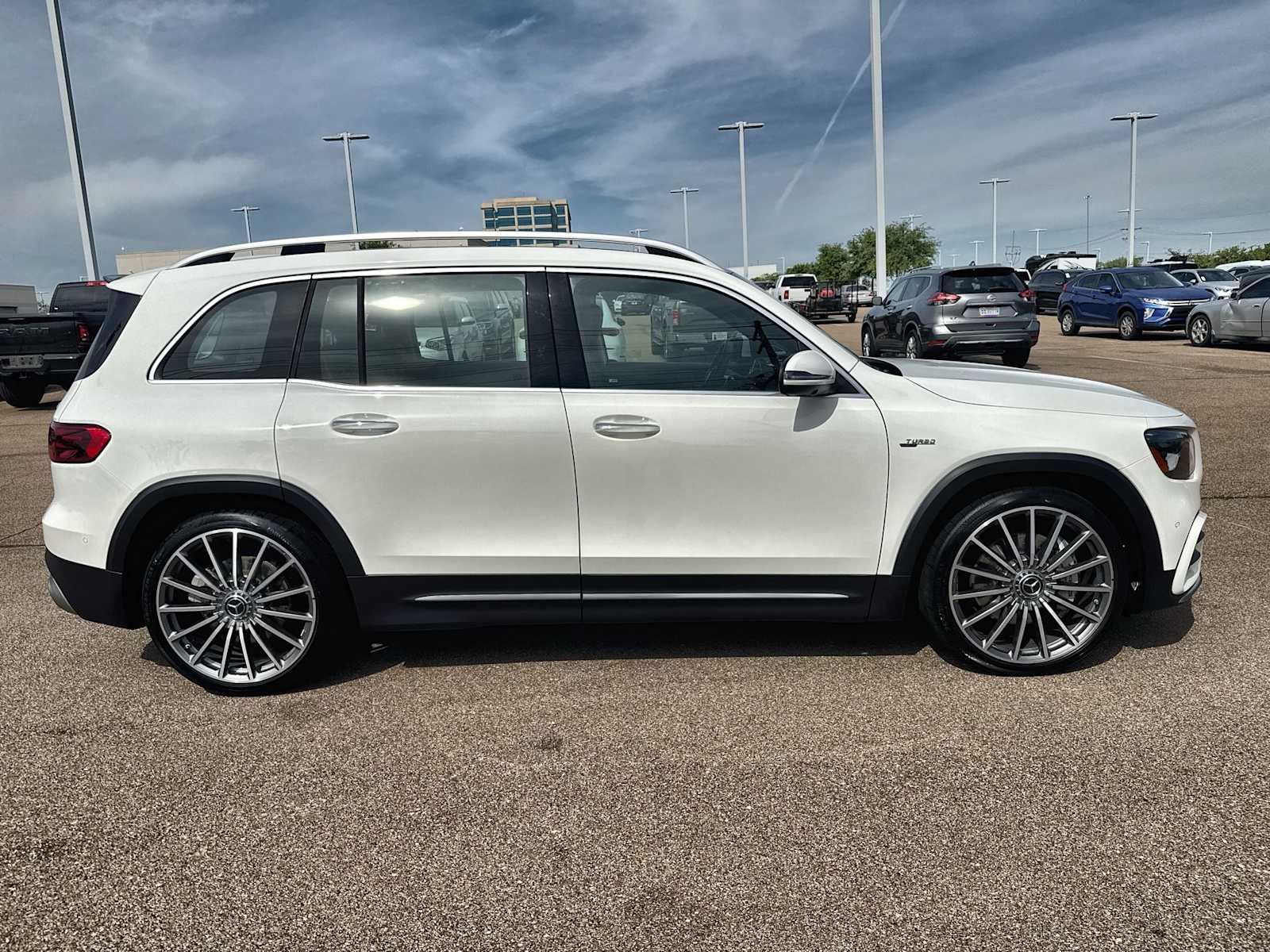 Thumbnail: 2026 Mercedes-Benz GLB - 10