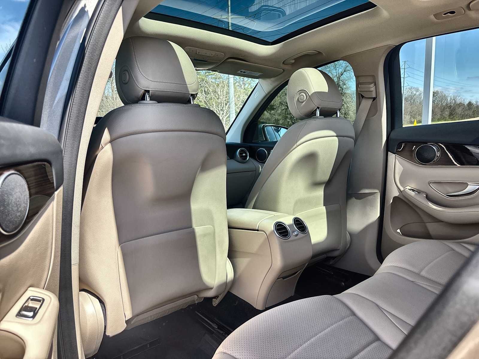 Thumbnail: 2021 Mercedes-Benz GLC - 18