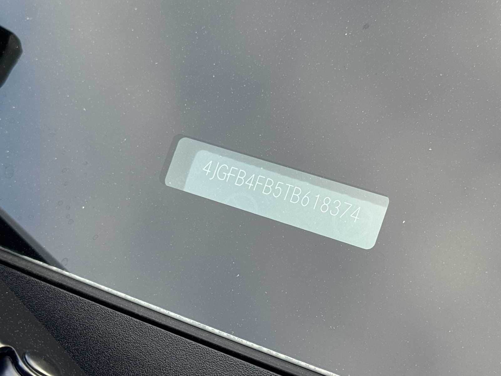 Thumbnail: 2026 Mercedes-Benz GLE - 28