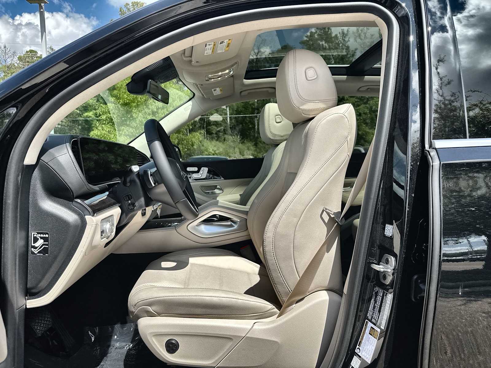 Thumbnail: 2026 Mercedes-Benz GLE - 3