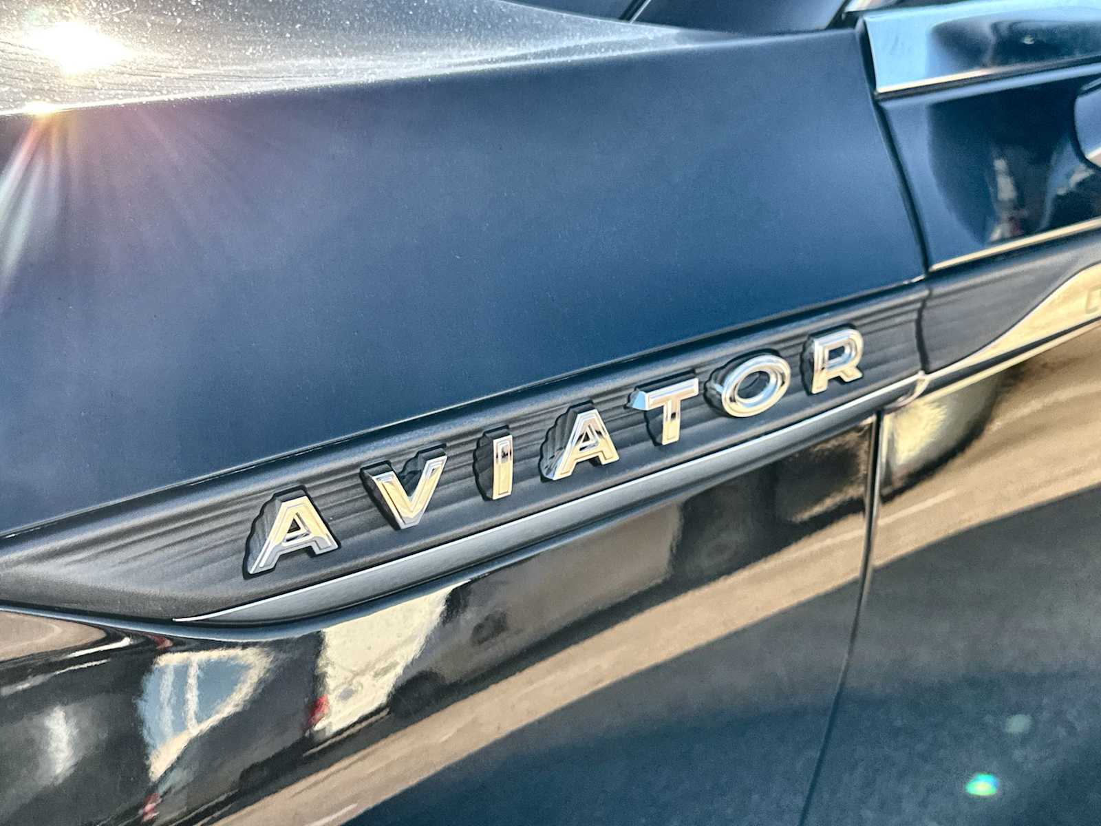 Thumbnail: 2022 Lincoln Aviator - 15