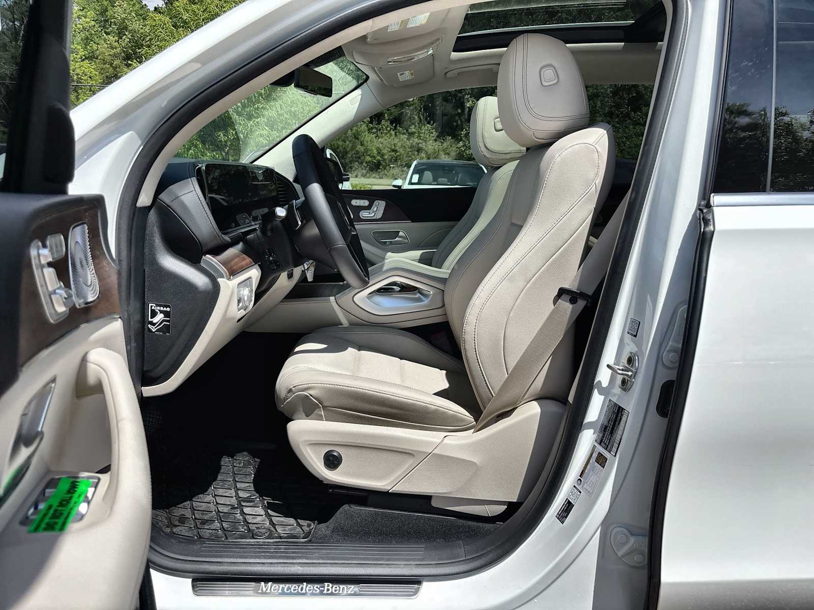 Thumbnail: 2026 Mercedes-Benz GLS - 2