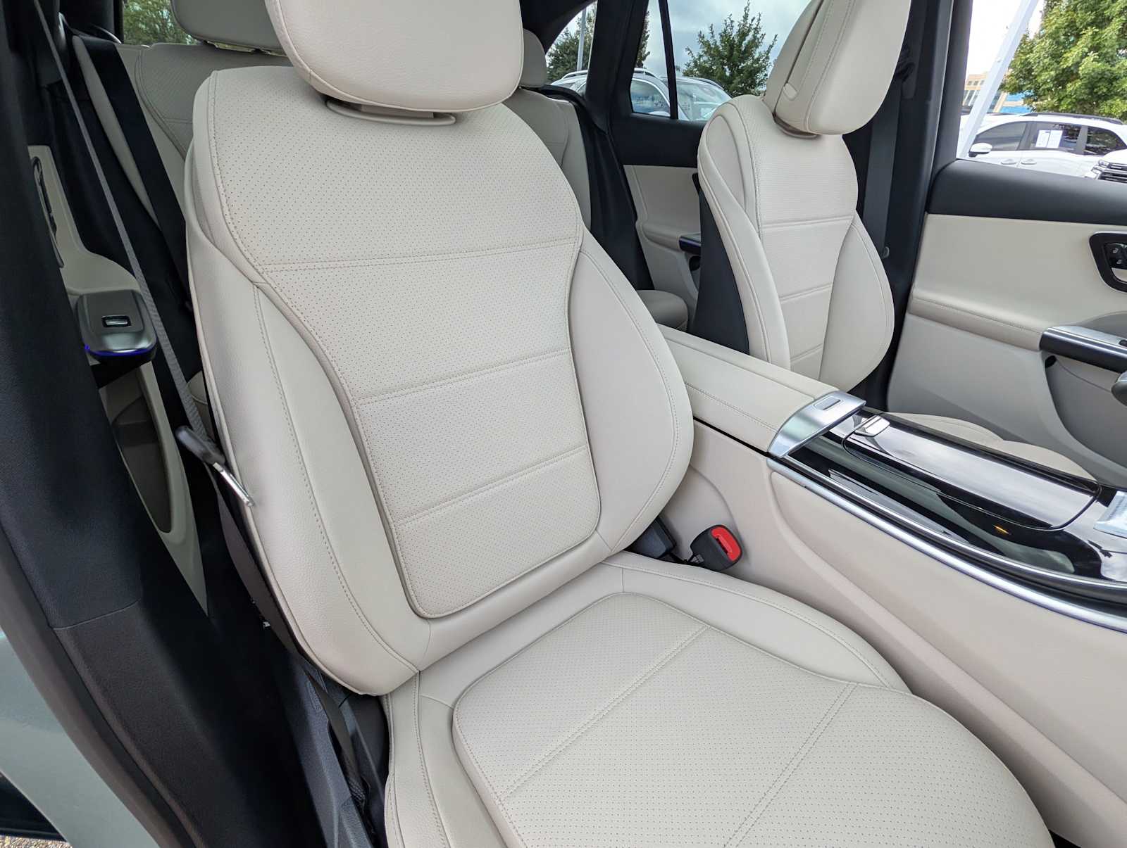 Thumbnail: 2026 Mercedes-Benz GLC - 20