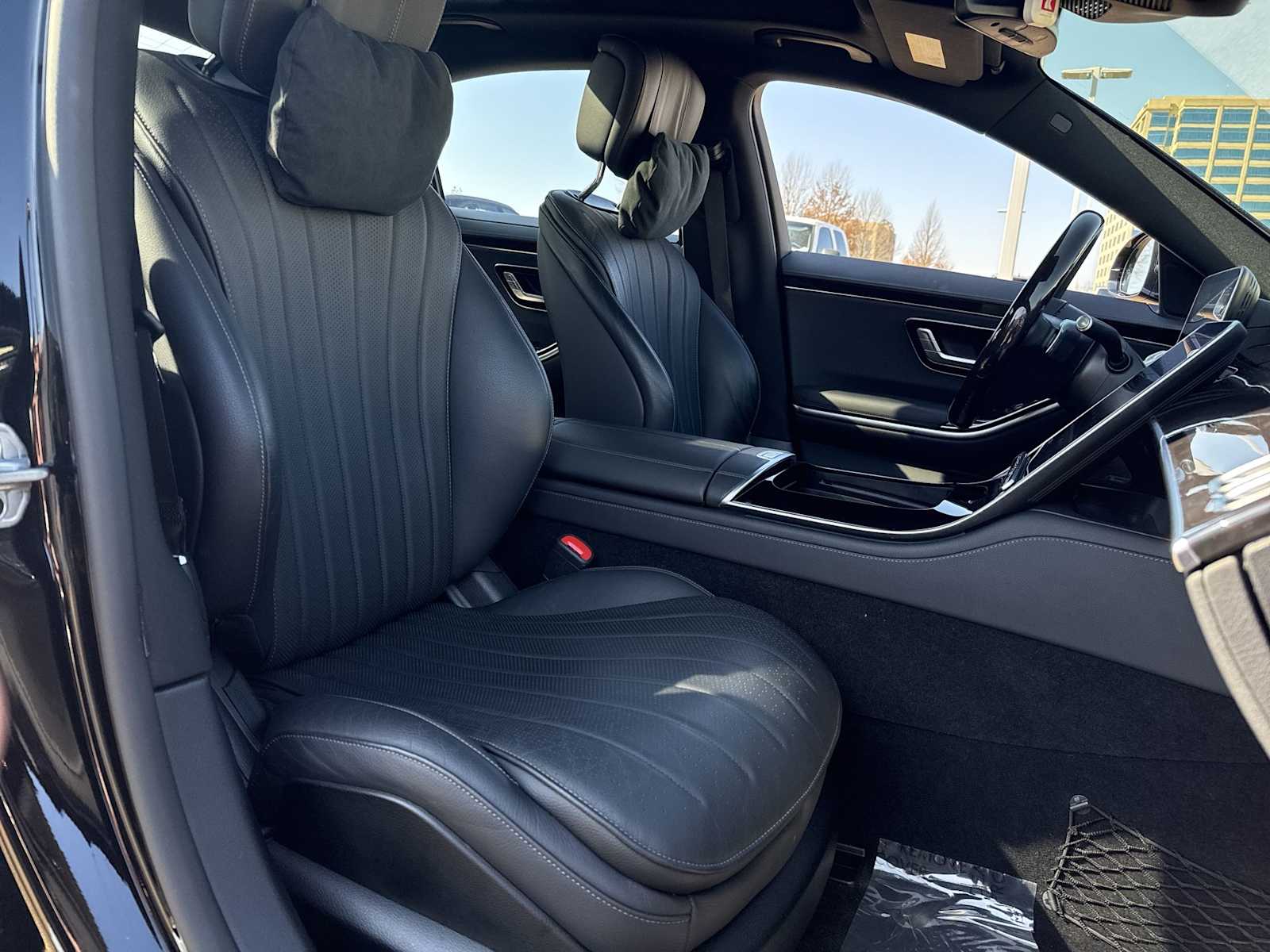 Thumbnail: 2022 Mercedes-Benz S-Class - 26