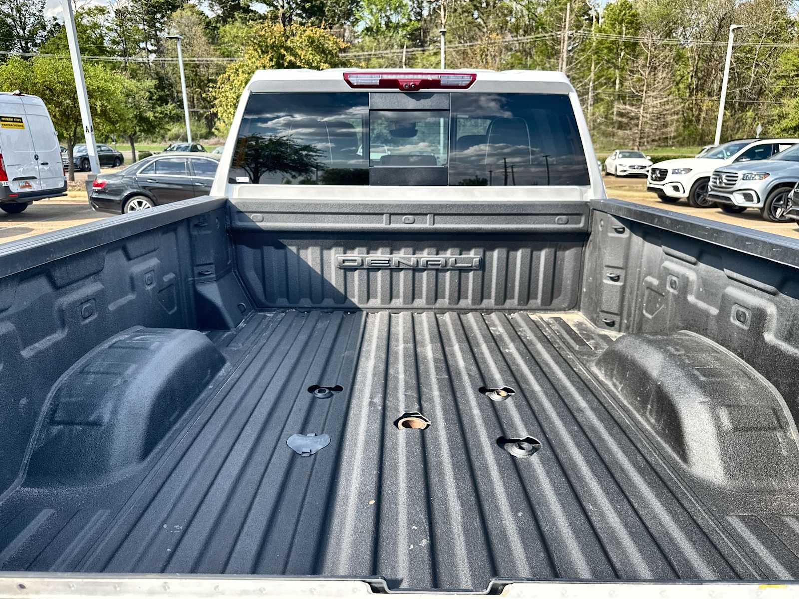 Thumbnail: 2024 GMC Sierra 2500 - 17