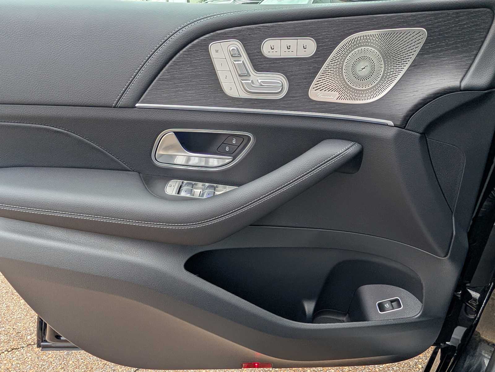 Thumbnail: 2026 Mercedes-Benz GLE - 18