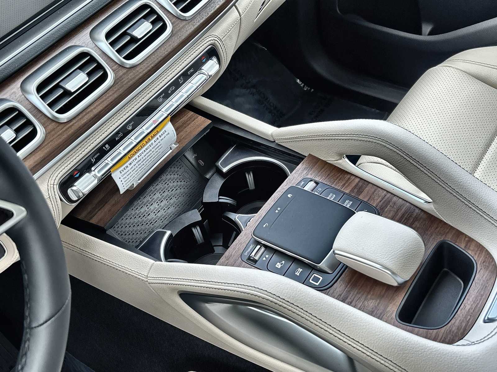 Thumbnail: 2026 Mercedes-Benz GLE - 22