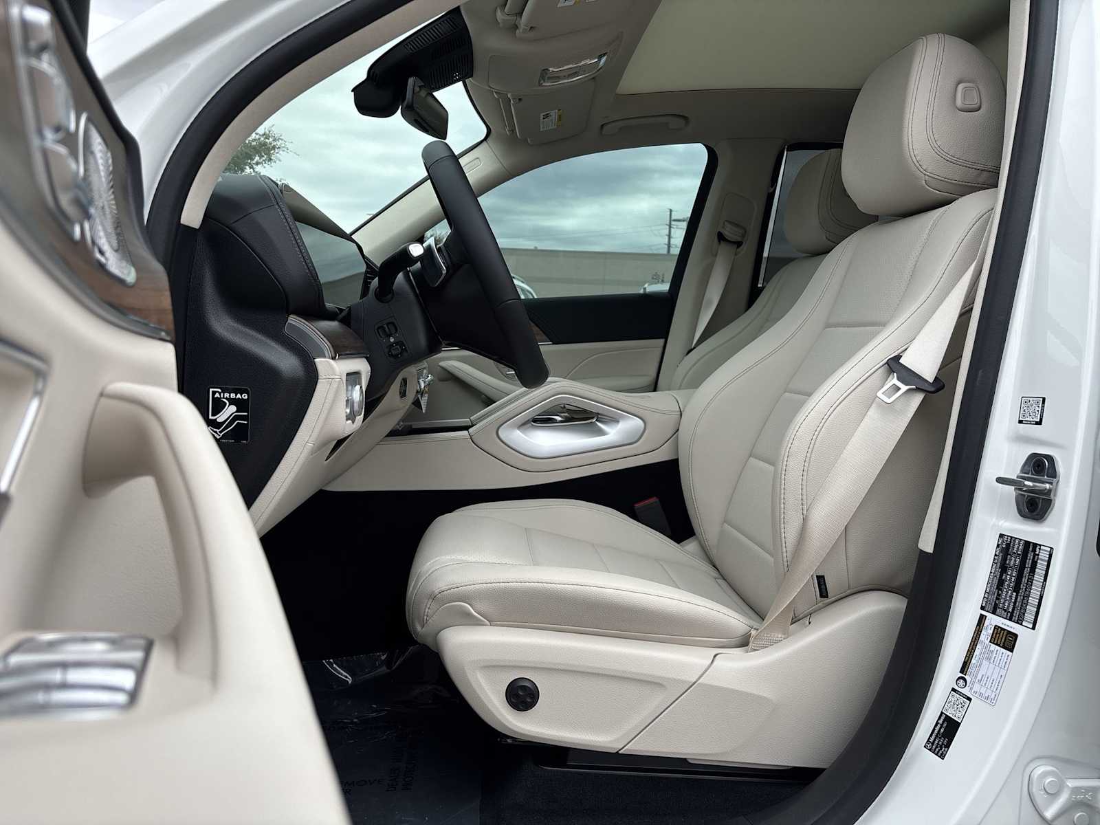 Thumbnail: 2026 Mercedes-Benz GLE - 2