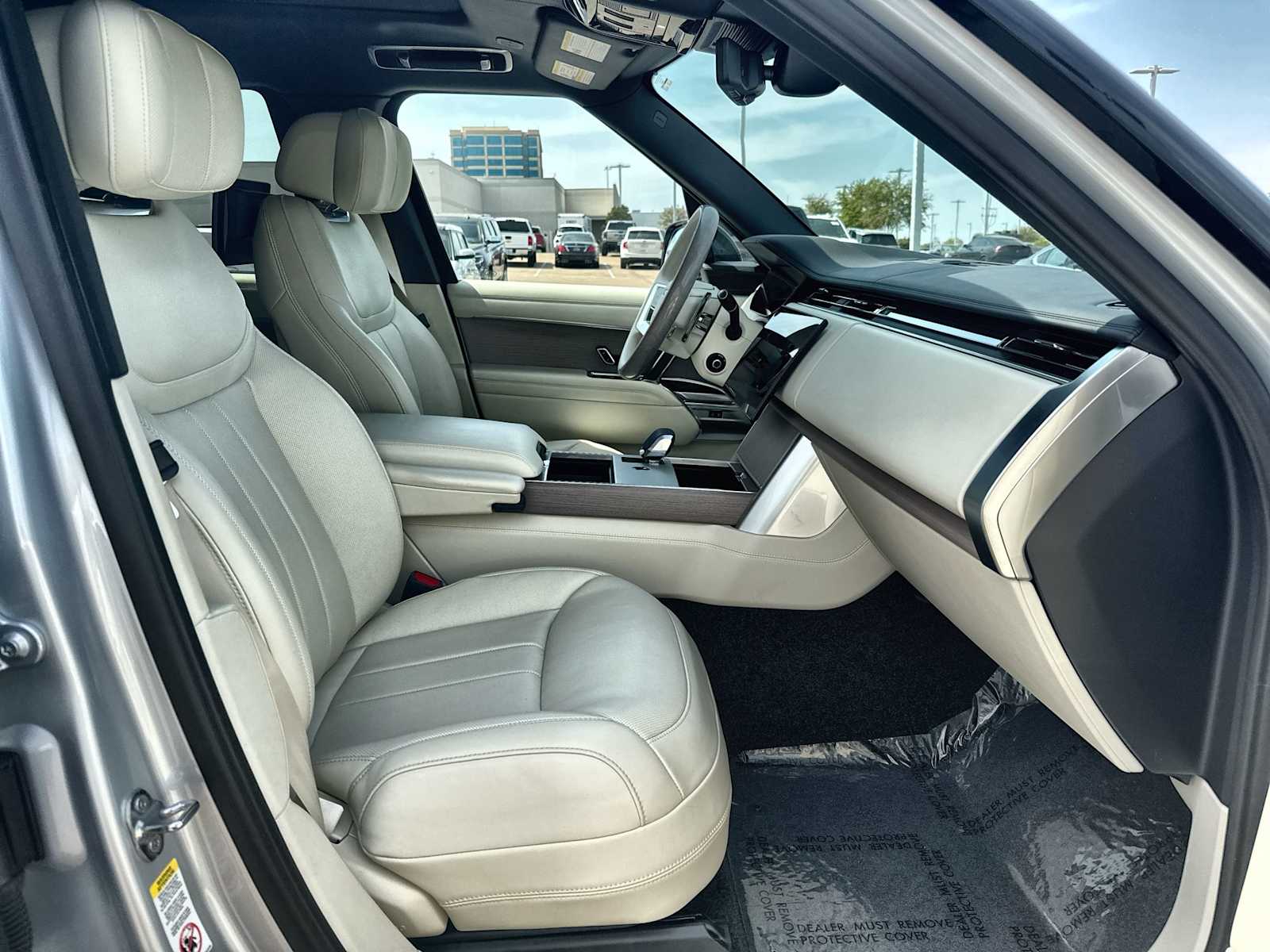 Thumbnail: 2025 Land Rover Range Rover - 9