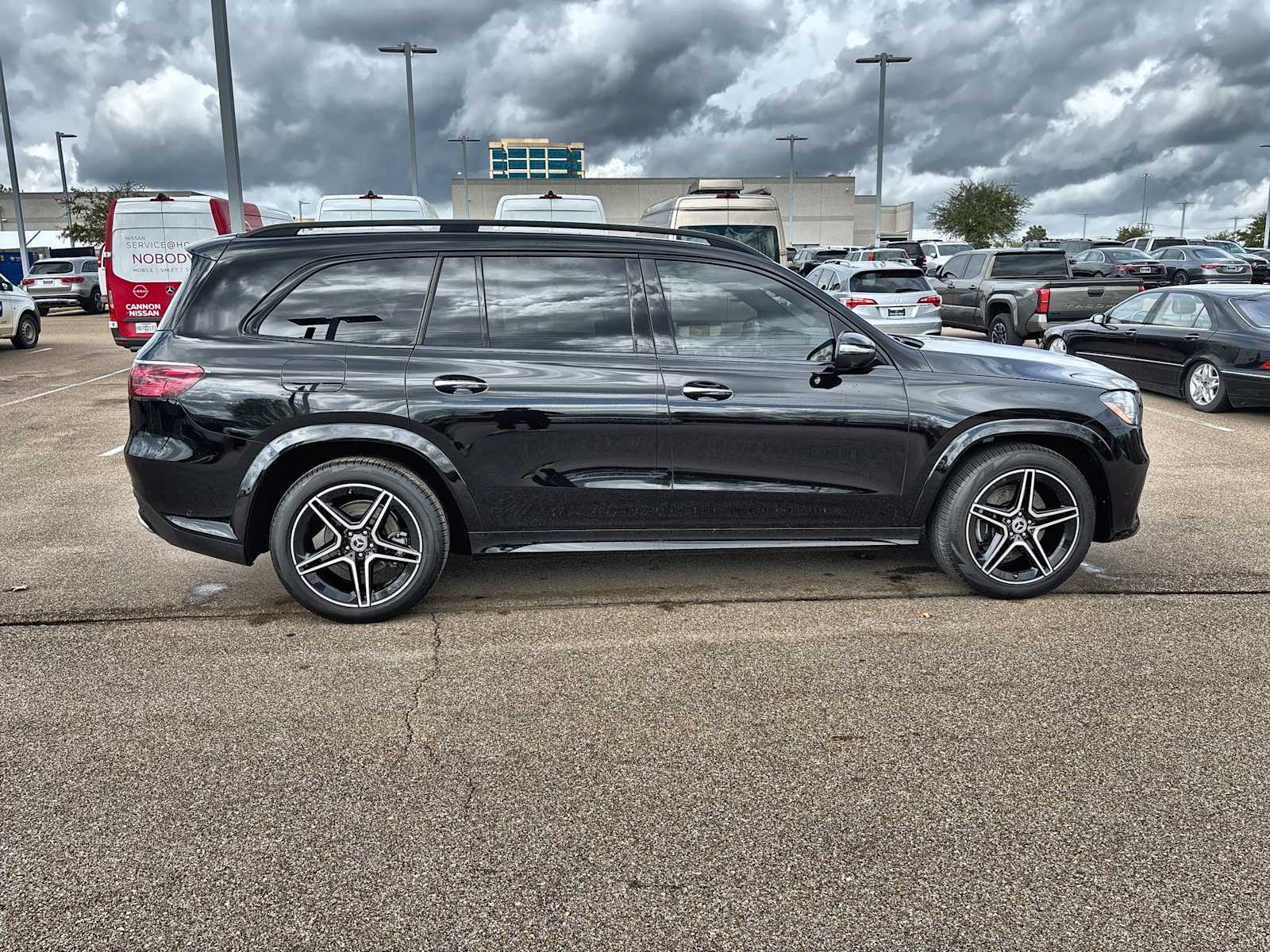 Thumbnail: 2025 Mercedes-Benz GLS - 10