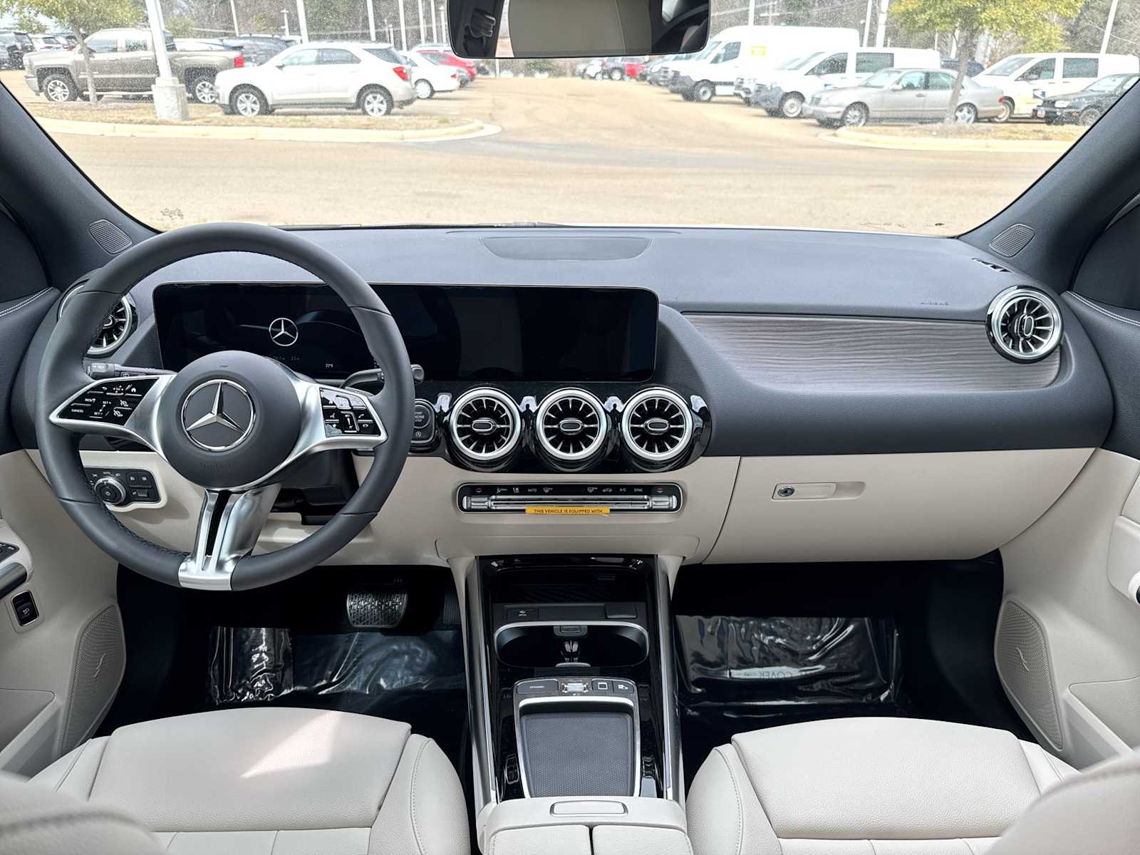 Thumbnail: 2026 Mercedes-Benz GLA - 14