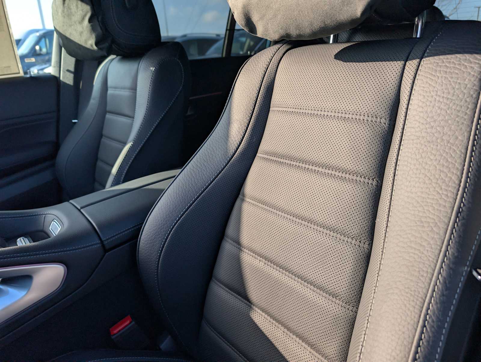 Thumbnail: 2026 Mercedes-Benz GLE - 8