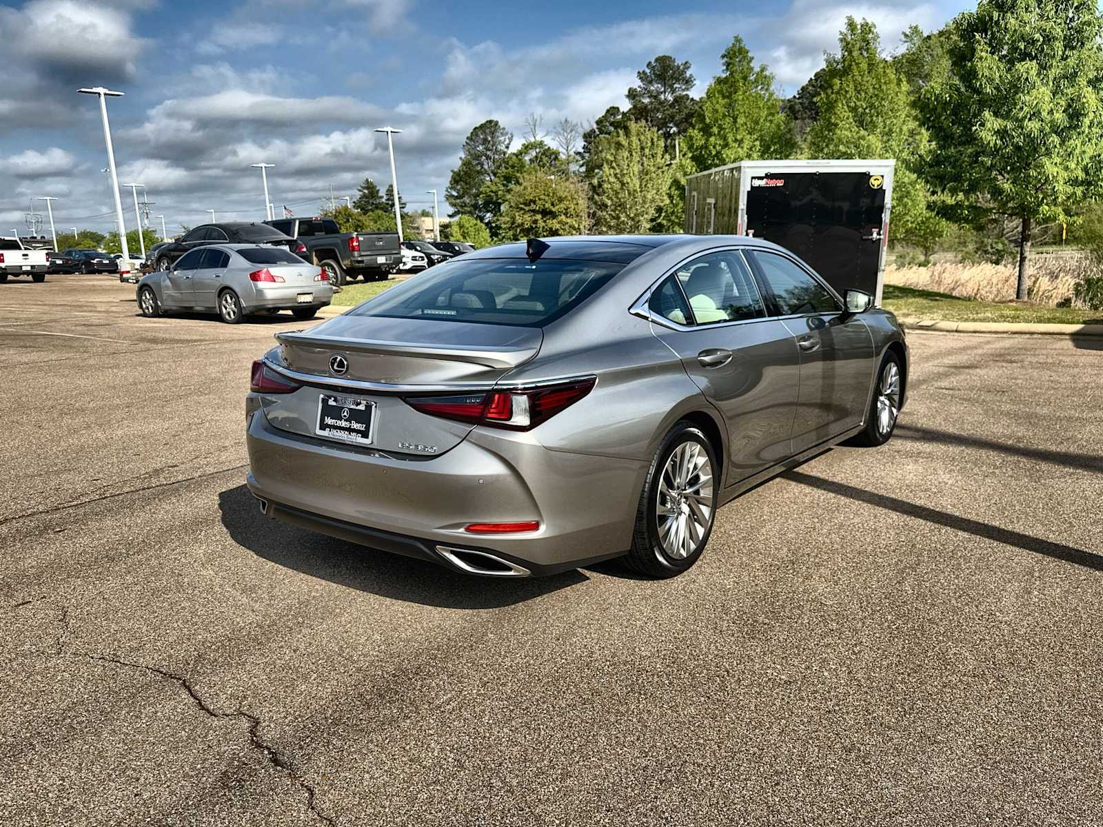 Thumbnail: 2021 Lexus ES - 8