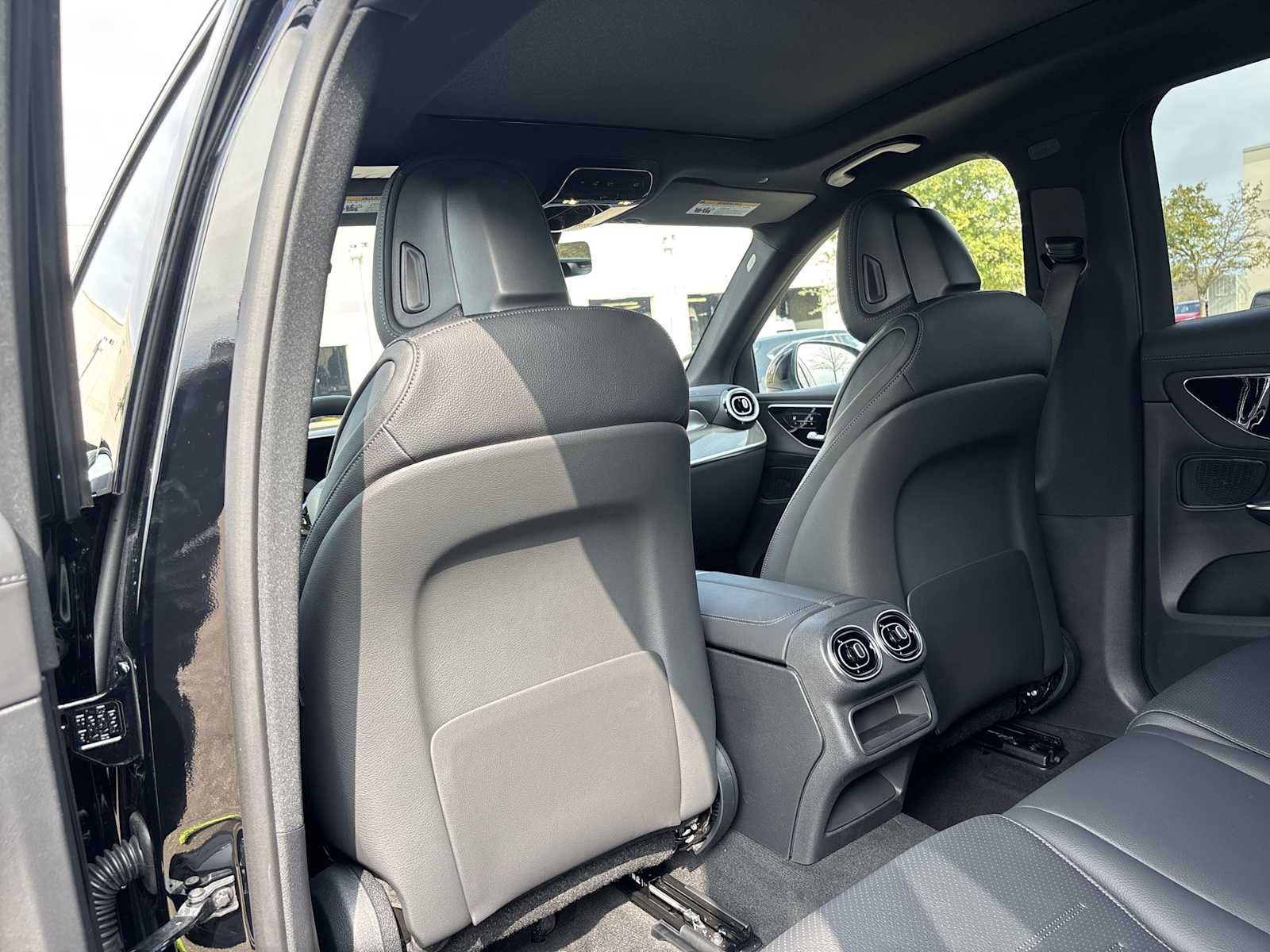 Thumbnail: 2026 Mercedes-Benz GLC - 16